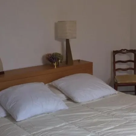Maison de vacances Les Mésanges, à Ménessaire Chambre photo